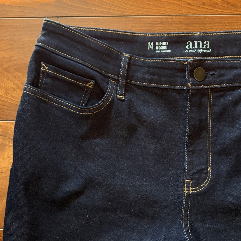 a.n.a Midnight Blue Women's Mid-Rise Jeggings Size 14 - Picture 4 of 7